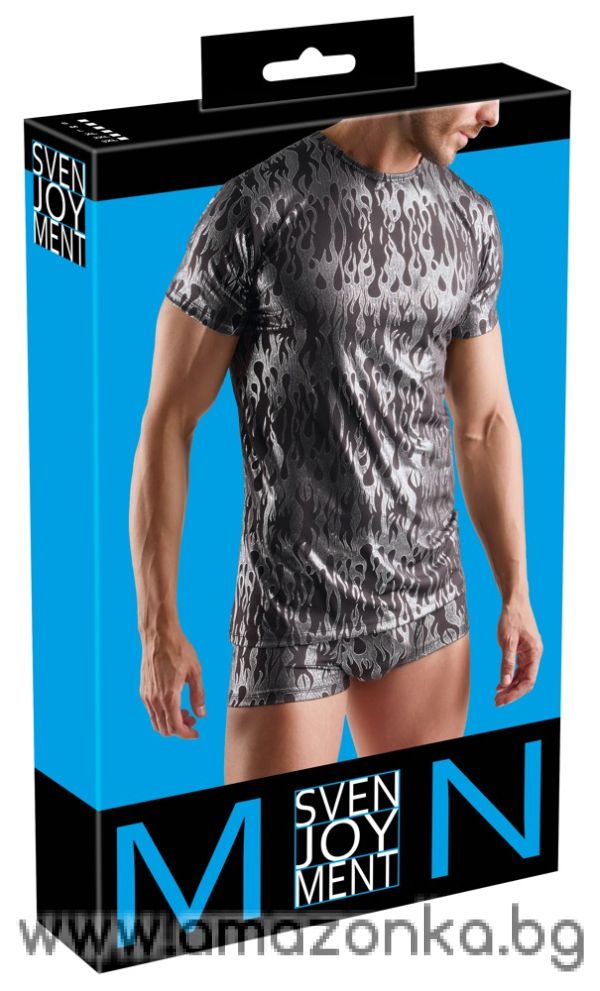 Подчертаваща тениска от Svenjoyment е с къси ръкави.Size:XL